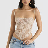 Delicada blusa de encaje